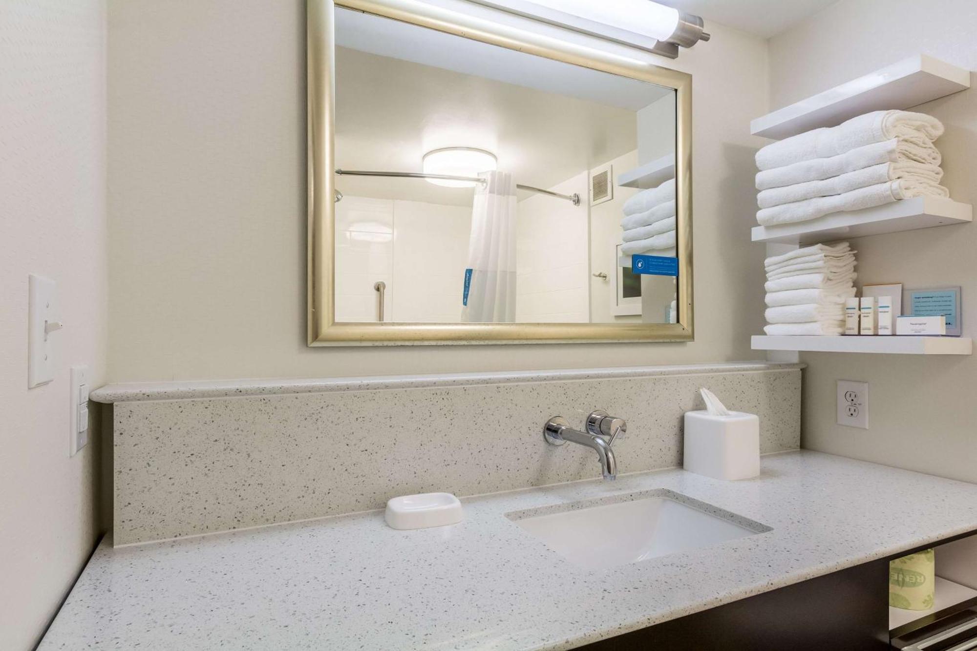 Hampton Inn Jackson Pearl Intrntl Airport Exterior photo