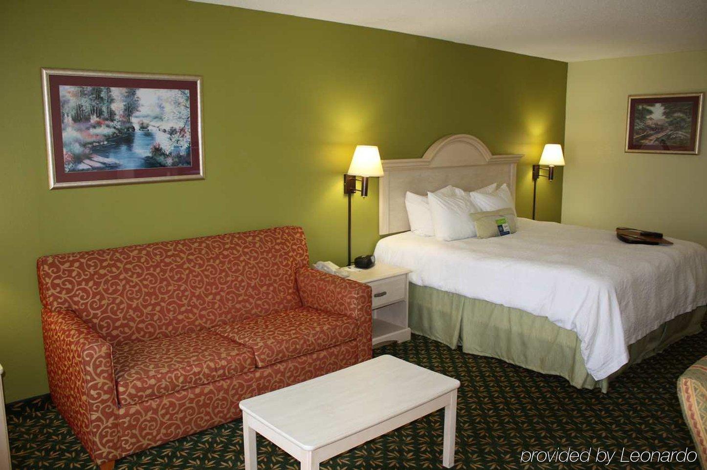 Hampton Inn Jackson Pearl Intrntl Airport Room photo